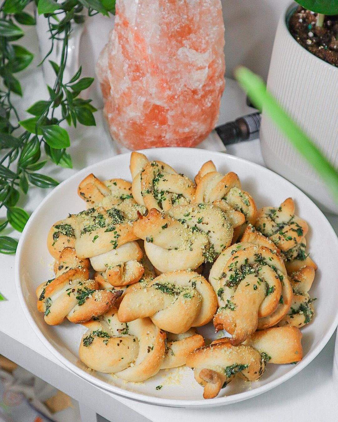 Vegan Garlic Knots