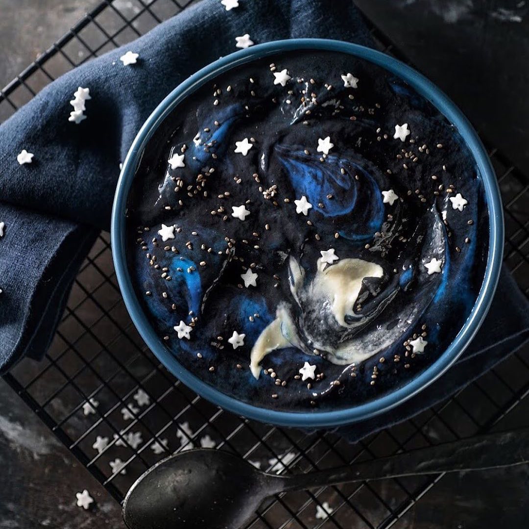 Galaxy Smoothie Bowl with Blueberries and Quinoa