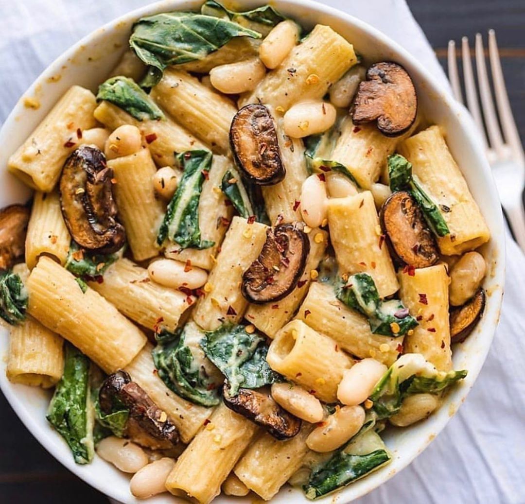 Cheesy Pasta with White Beans and Greens