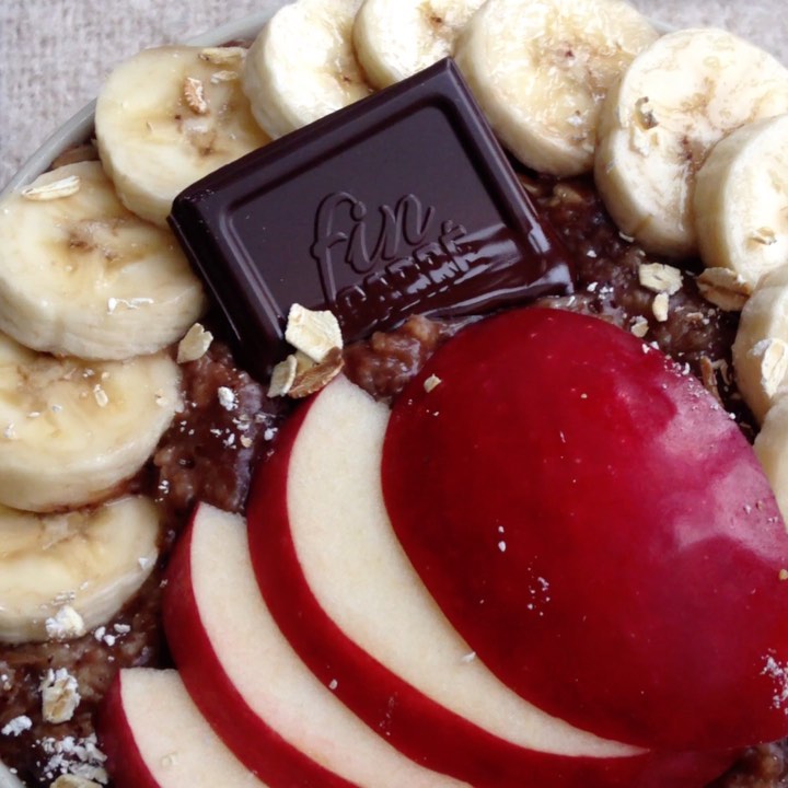 Banana Apple and Chocolate Oatmeal