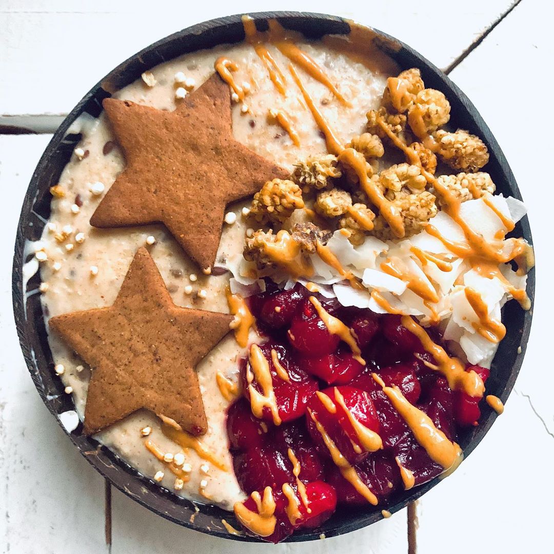 Festive Christmas Oatmeal Breakfast Bowl