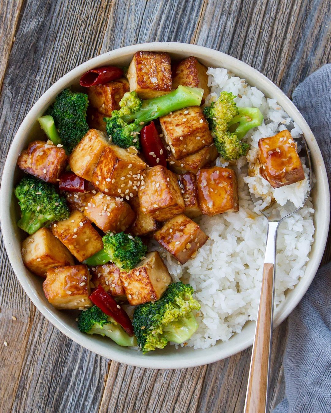 Delicious General Tso's Tofu with Broccoli