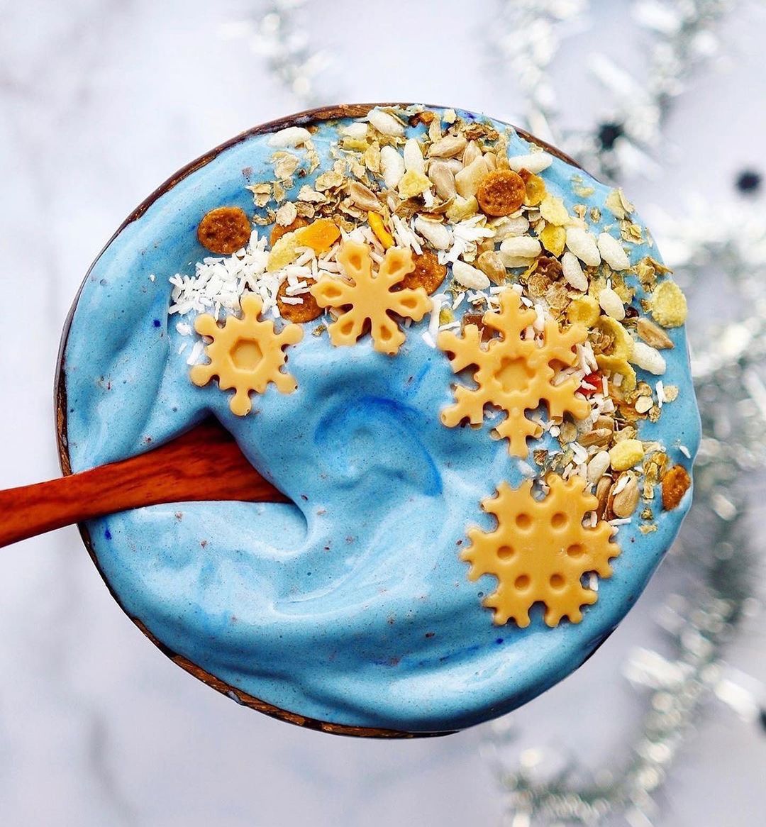 Blue Spirulina Smoothie Bowl