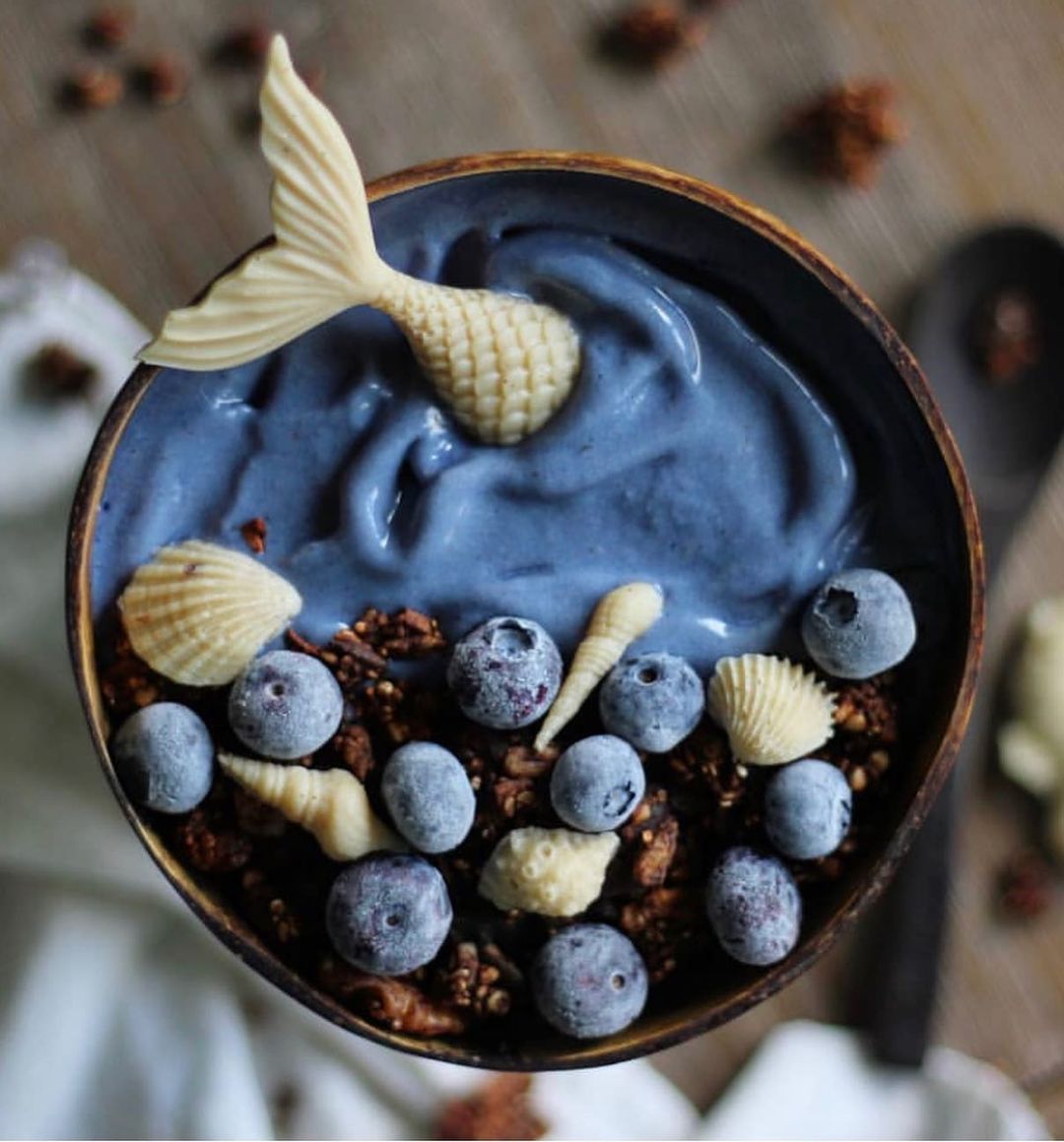 Blue Spirulina Smoothie Bowl