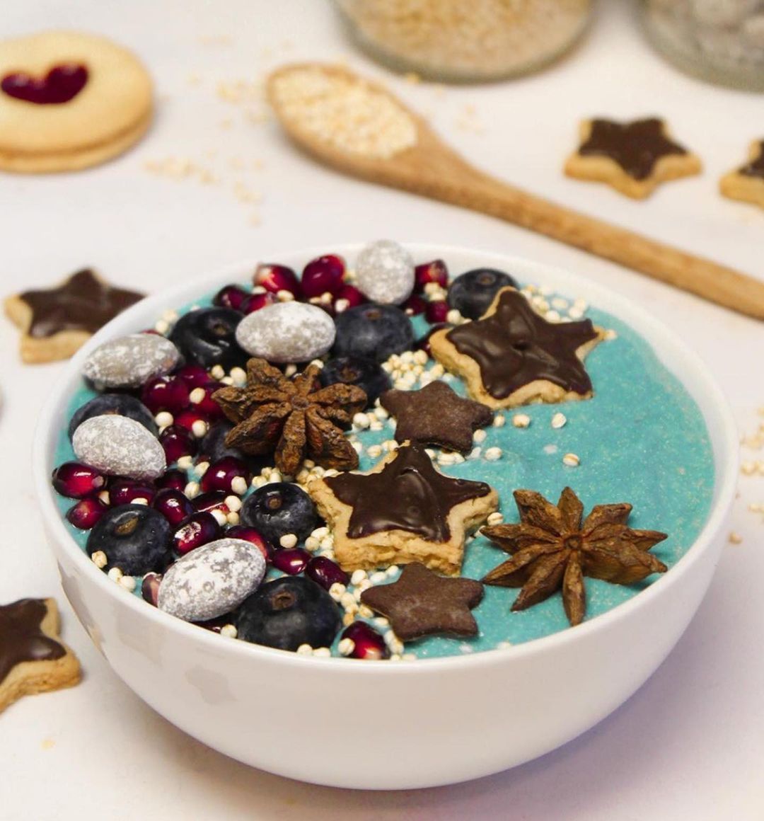 Blue Spirulina Smoothie Bowl