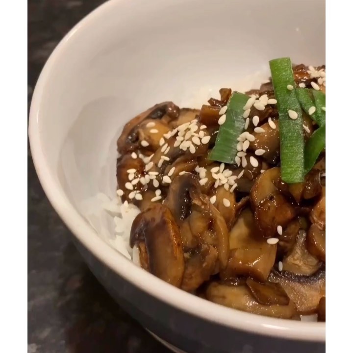 Sweet Chilli Mushrooms Served With Rice