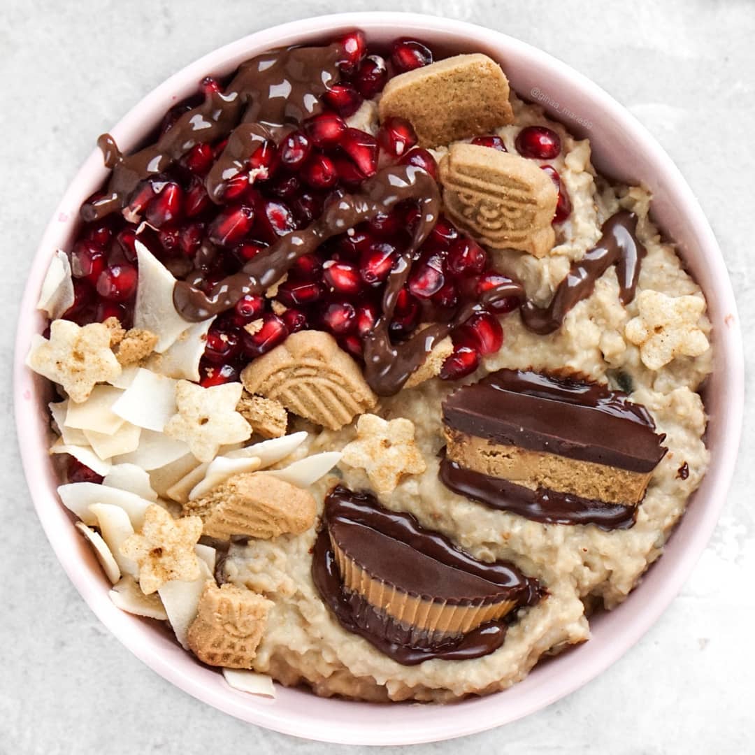 Healthy Vanilla Protein Oats with Toppings