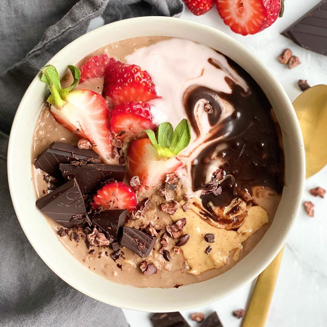 Strawberry Chocolate Protein Oats