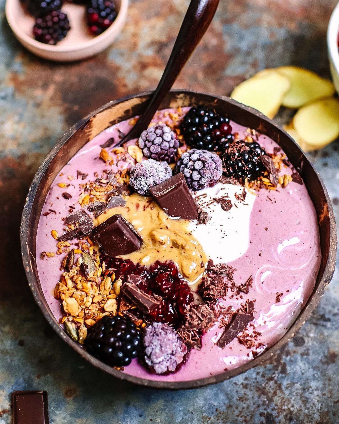 Delicious Blackberry Peanut Butter Ginger Smoothie Bowl