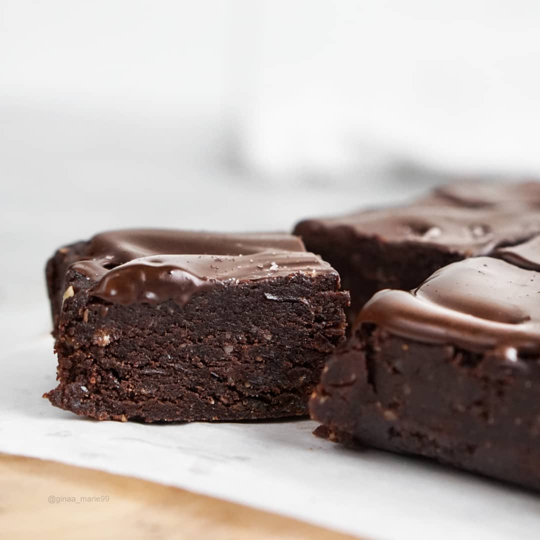 Easy No-Bake Hazelnut Chocolate Brownies