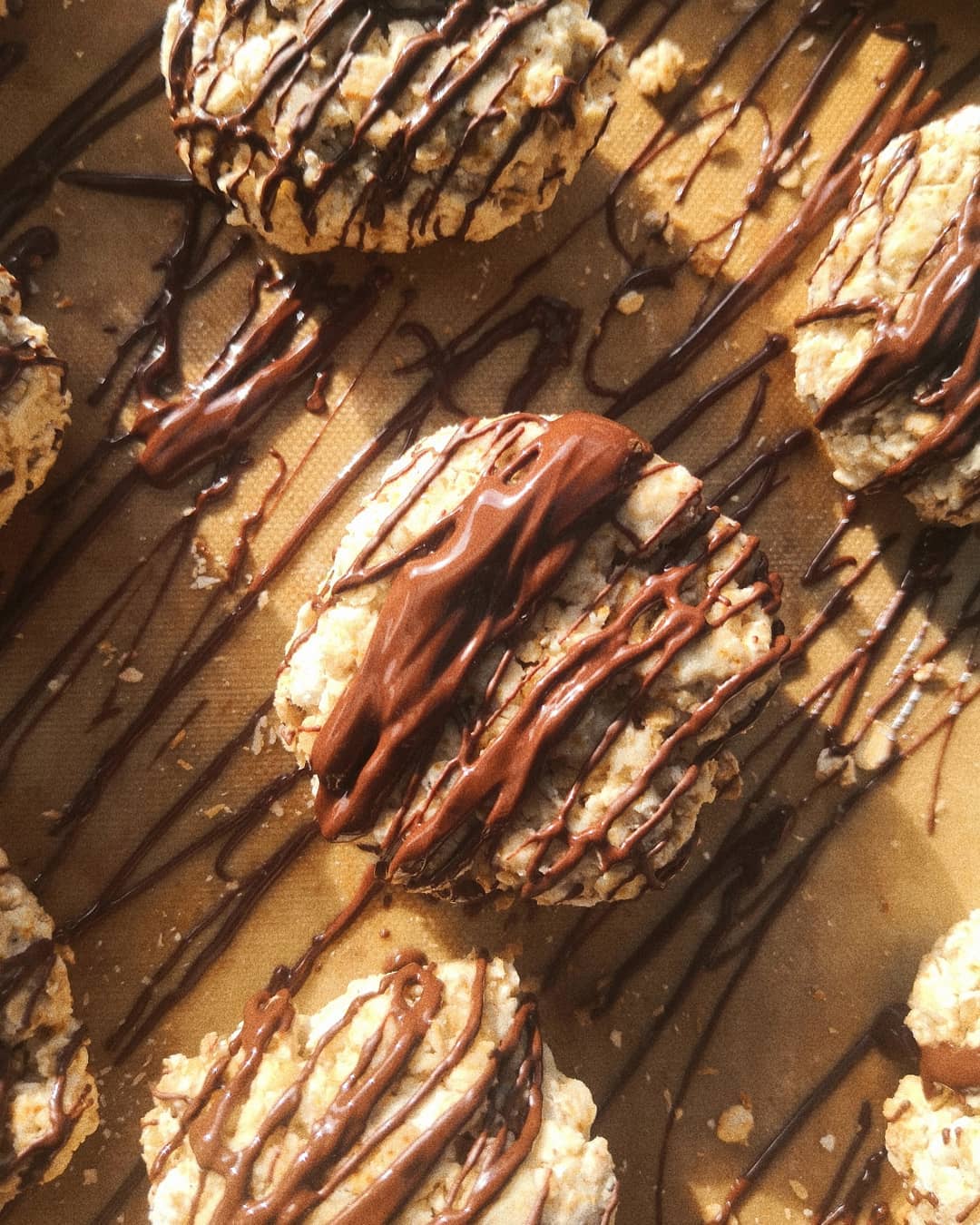 Vegan Oatmeal Cookies with Chocolate Drizzle