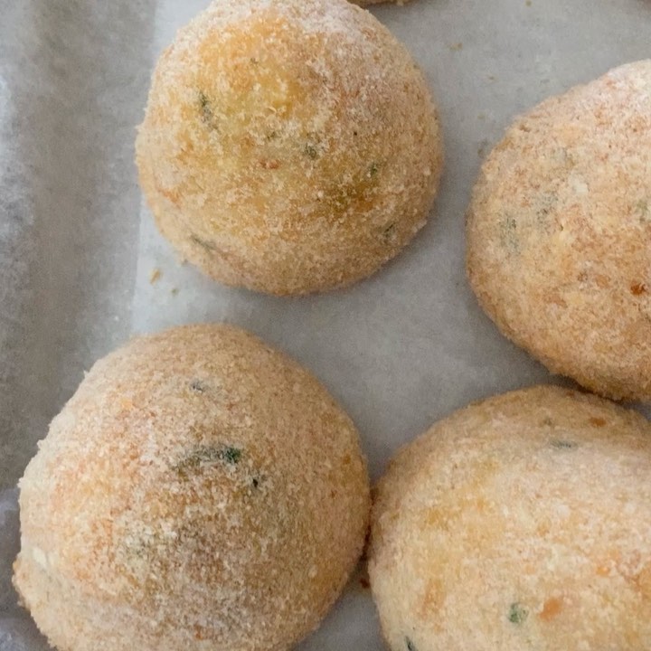 Vegan Arancini with Tomato Sauce Filling