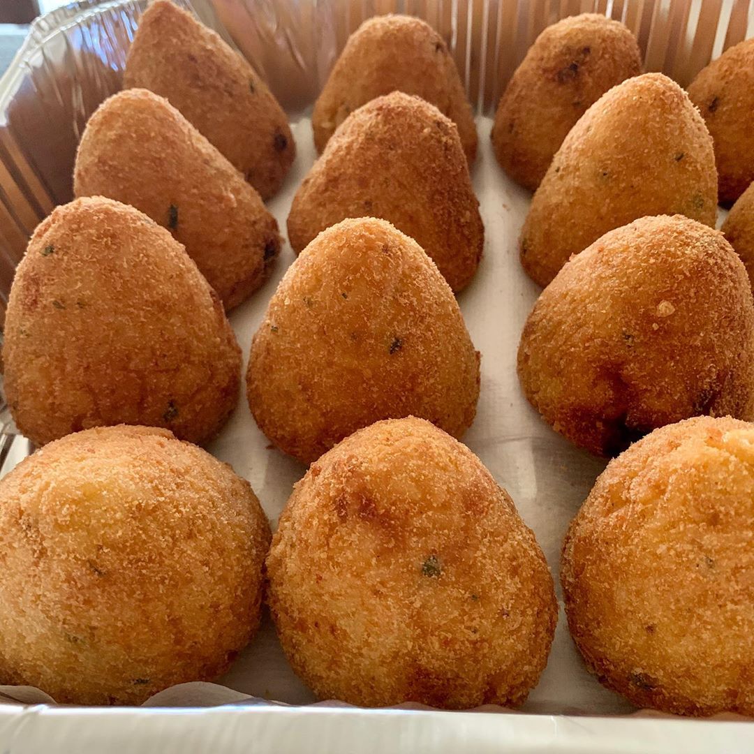 Vegan Arancini with Tomato Sauce Filling