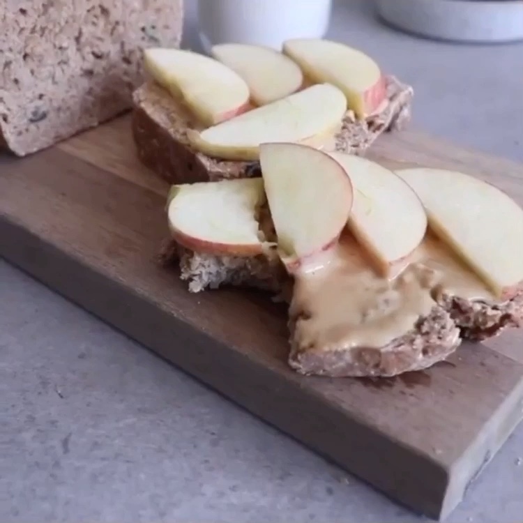 Easy Vegan Bread with Oats and Seeds