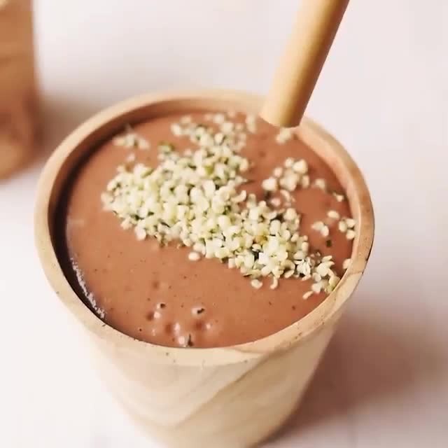 Bliss Shake with Bananas and Cacao