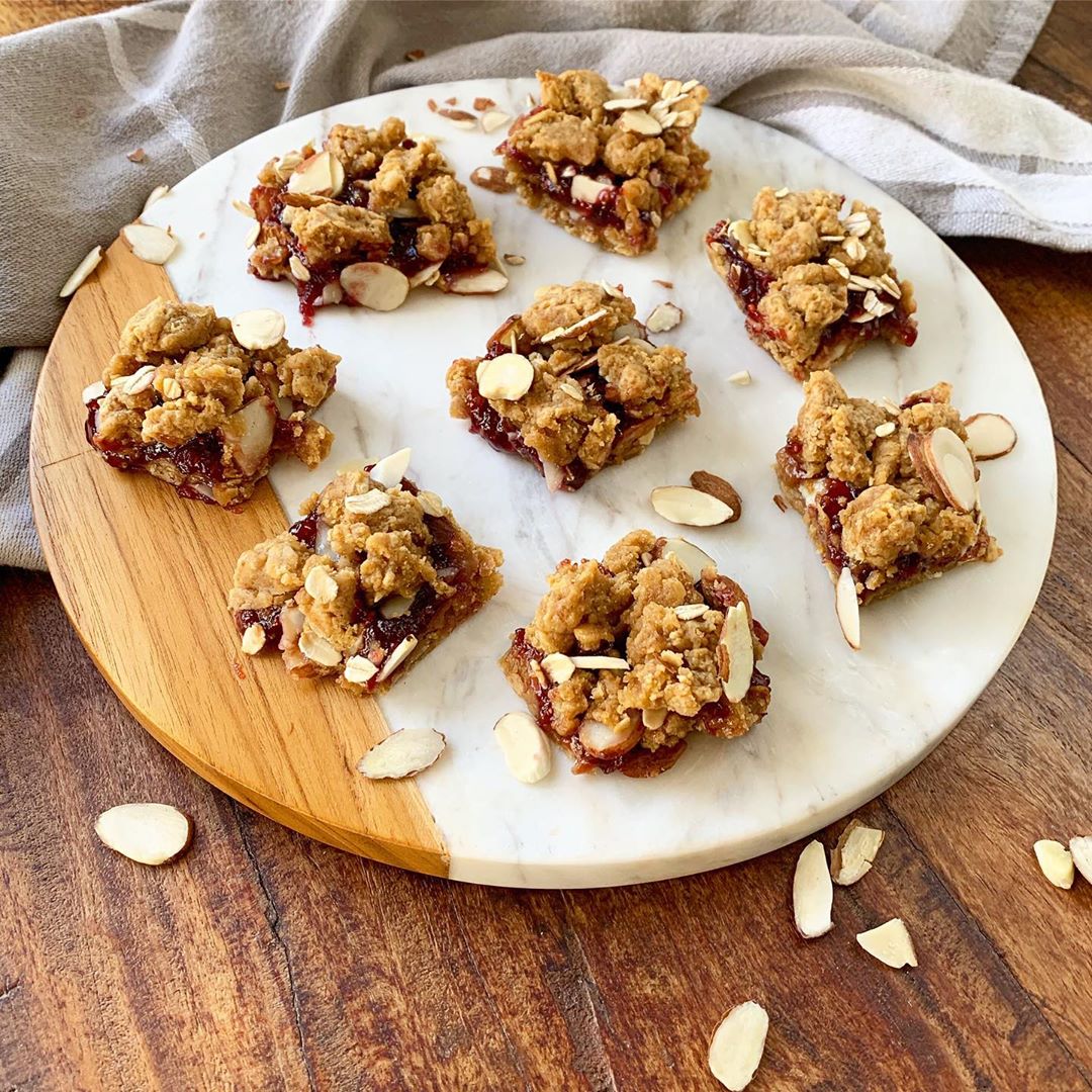 Vegan Raspberry Crumble Bars