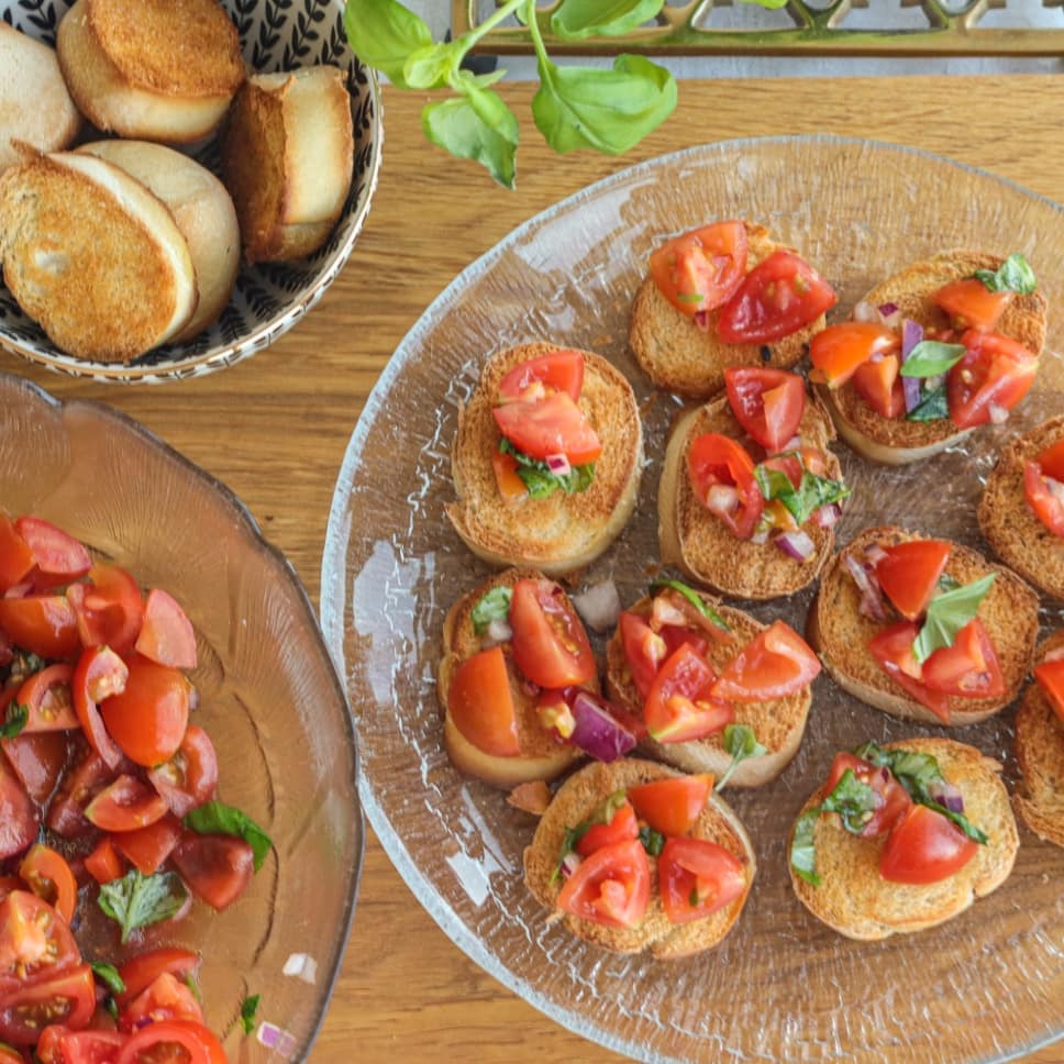 Classic Tomato and Basil Bruschetta