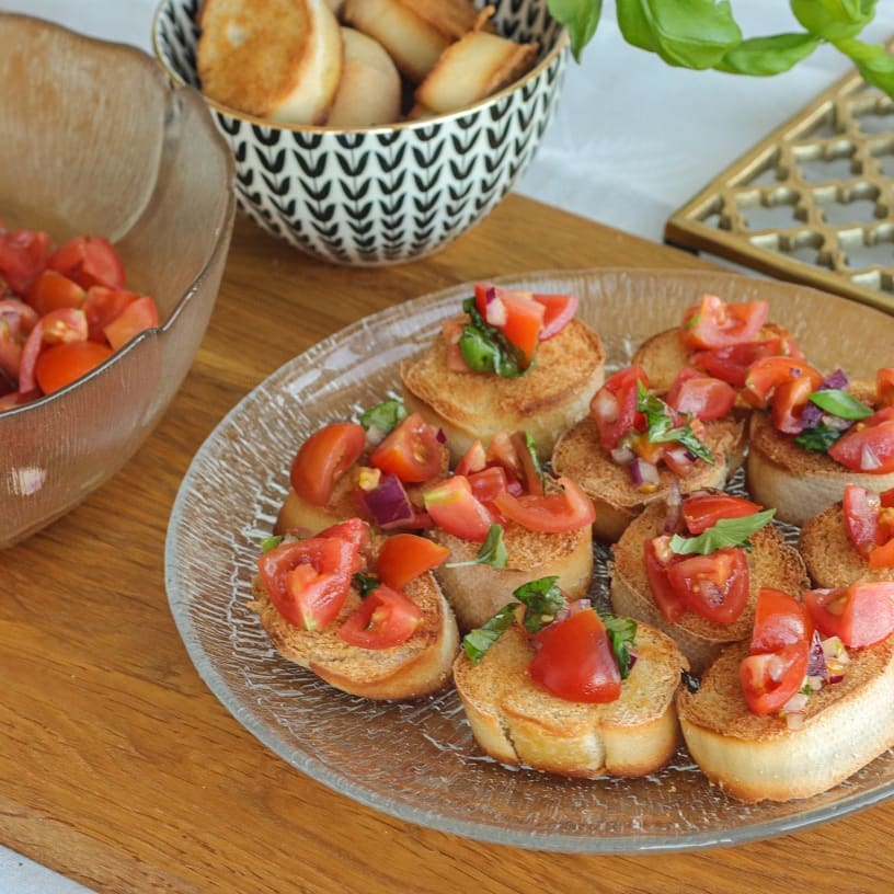 Classic Tomato and Basil Bruschetta