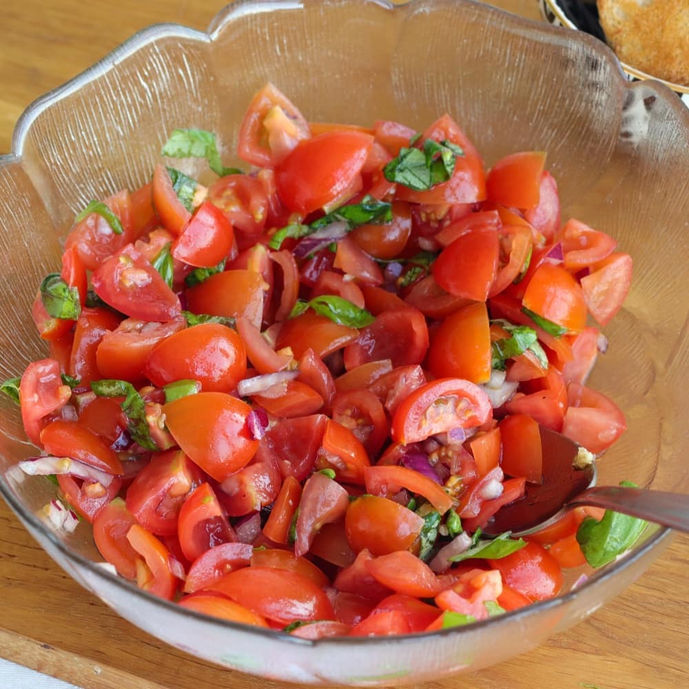 Classic Tomato and Basil Bruschetta
