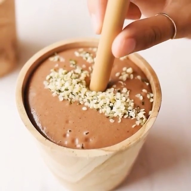 Vegan Bliss Shake with Bananas and Dates
