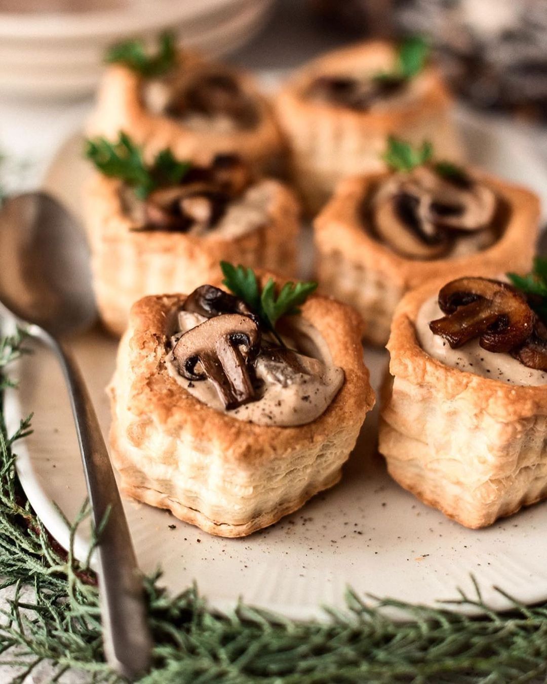 Pastetli with Mushrooms Sauce