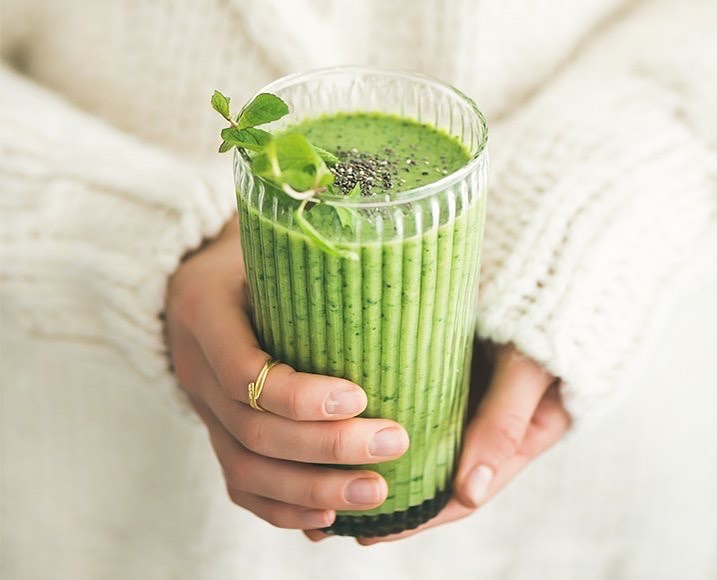 Nourishing Green Smoothie with Spirulina