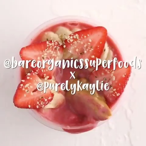 Goji Berry Smoothie Bowl