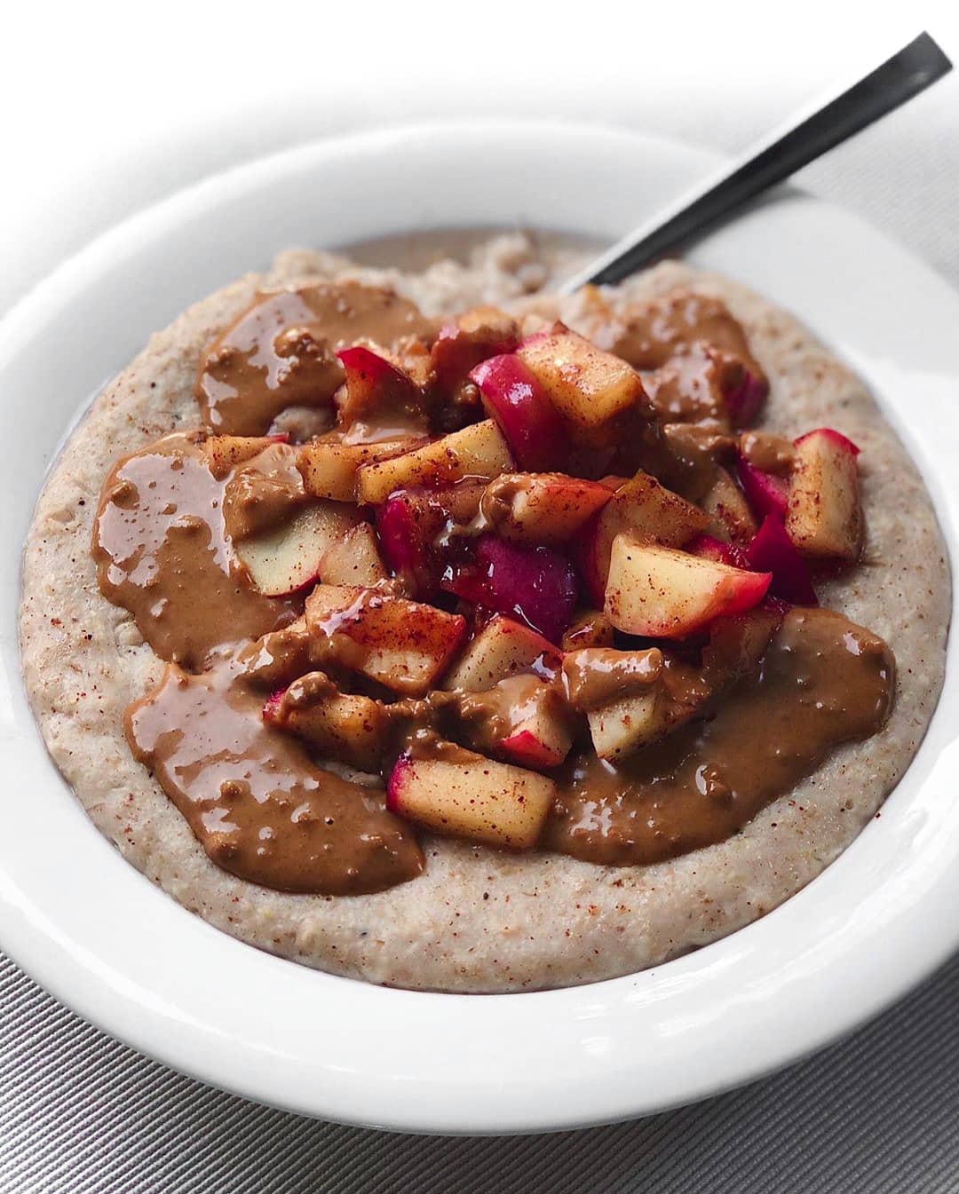 Apple Pie Oats Breakfast Bowl