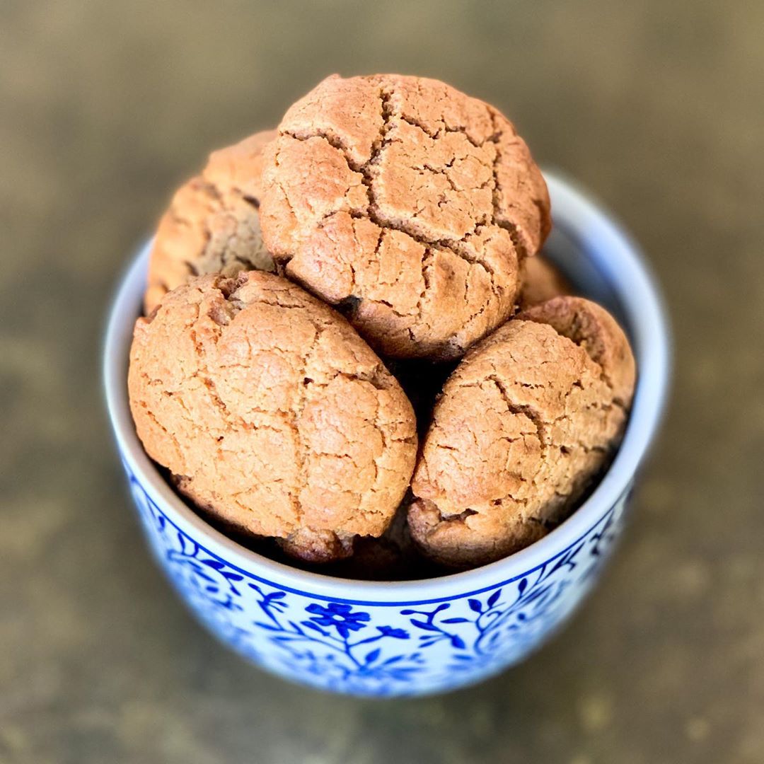 Chewy Macadamia Nut Butter Cookies