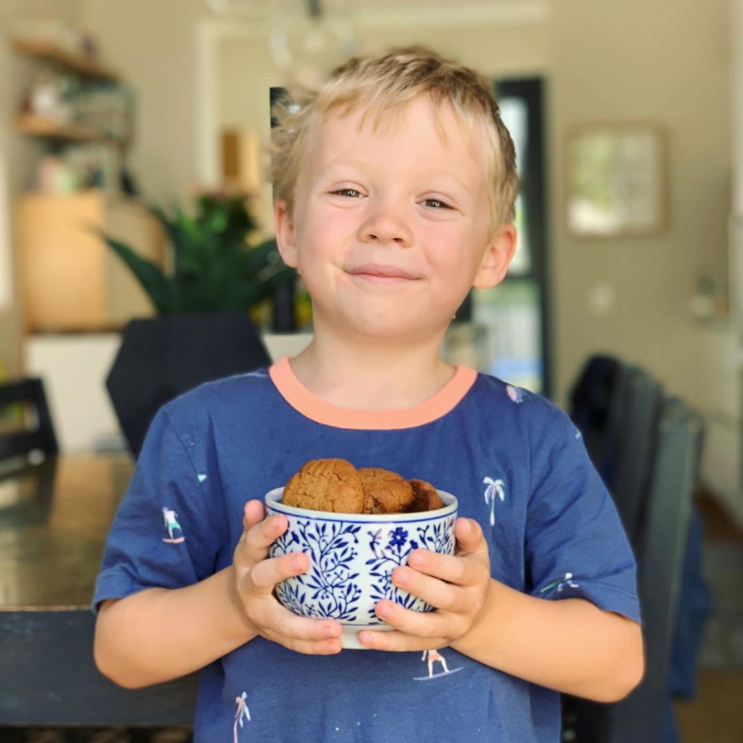 Chewy Macadamia Nut Butter Cookies