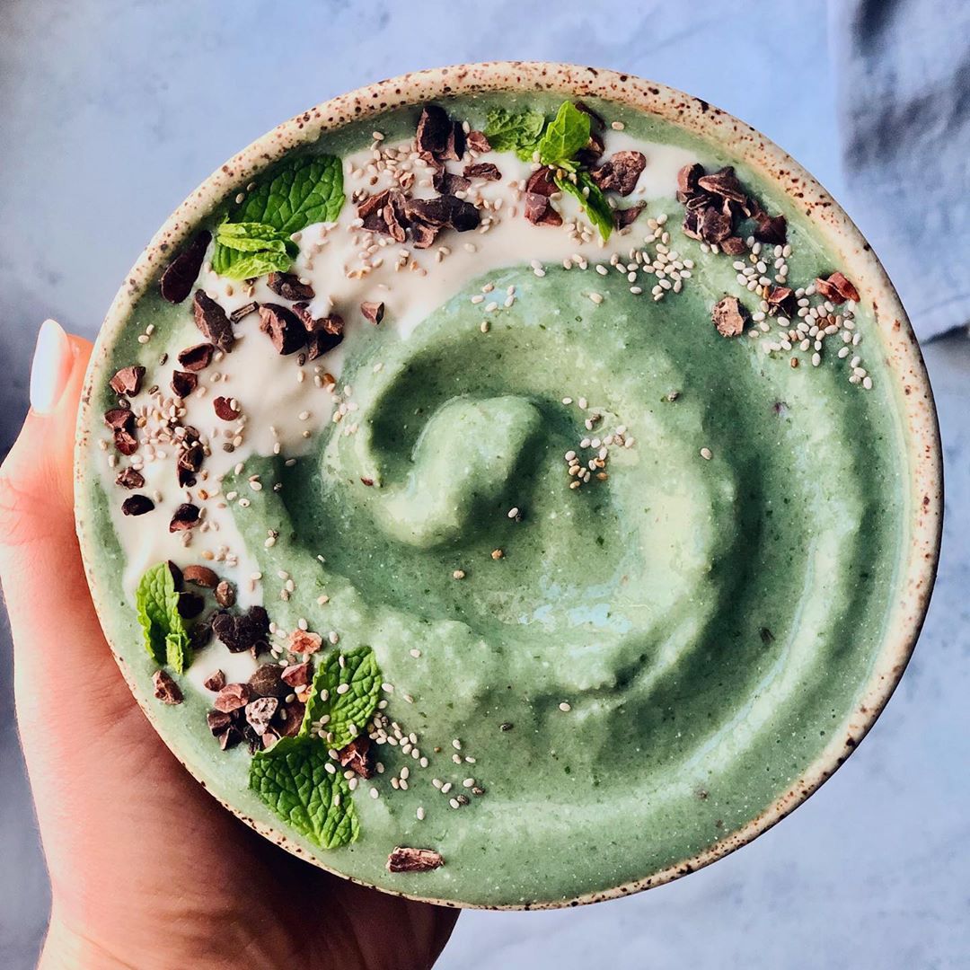 Heavenly Chocolate Chip Mint Smoothie Bowl