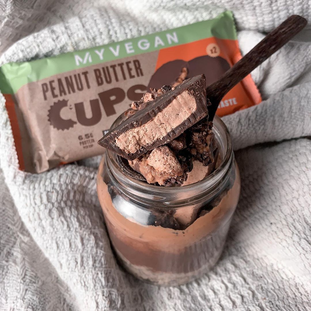 Layered Overnight Oats with Aquafaba Chocolate and Peanut Butter