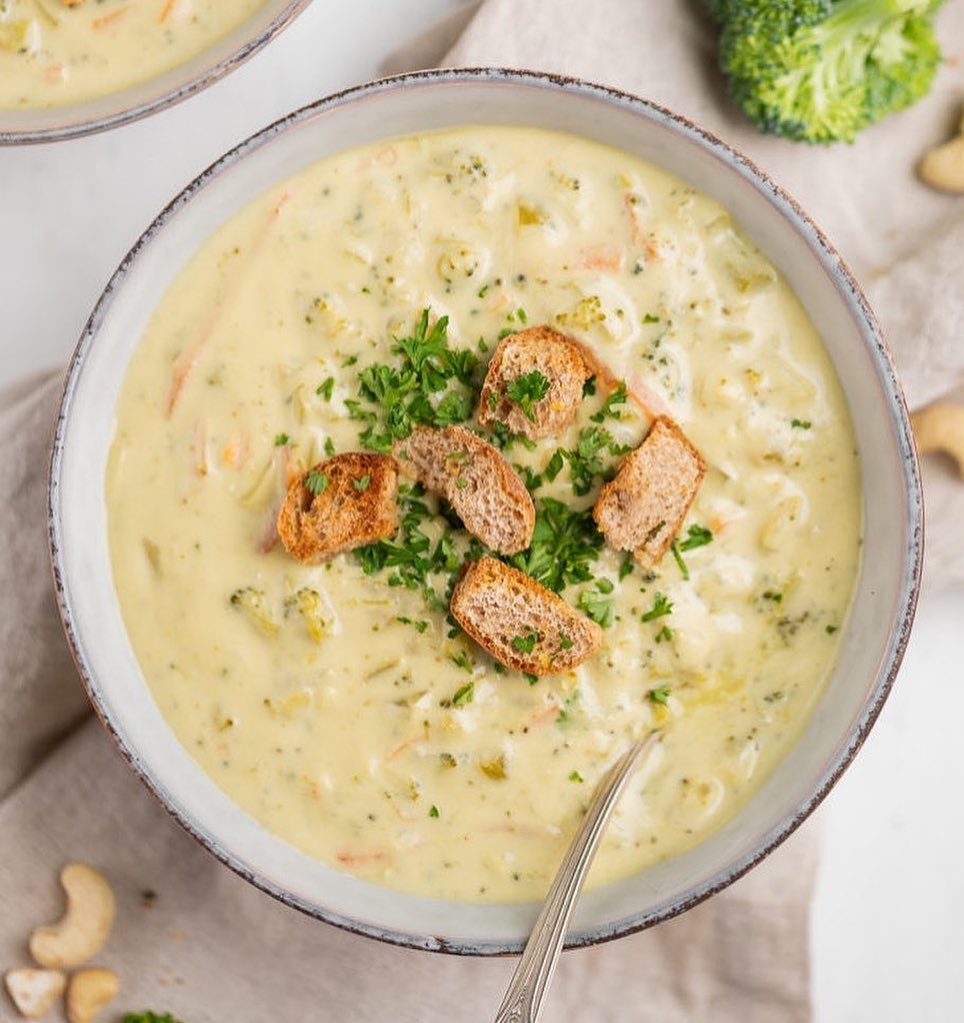 Vegan Broccoli Cheddar Soup