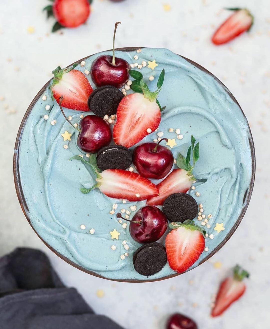 Creamy Banana Nicecream with Spirulina Powder