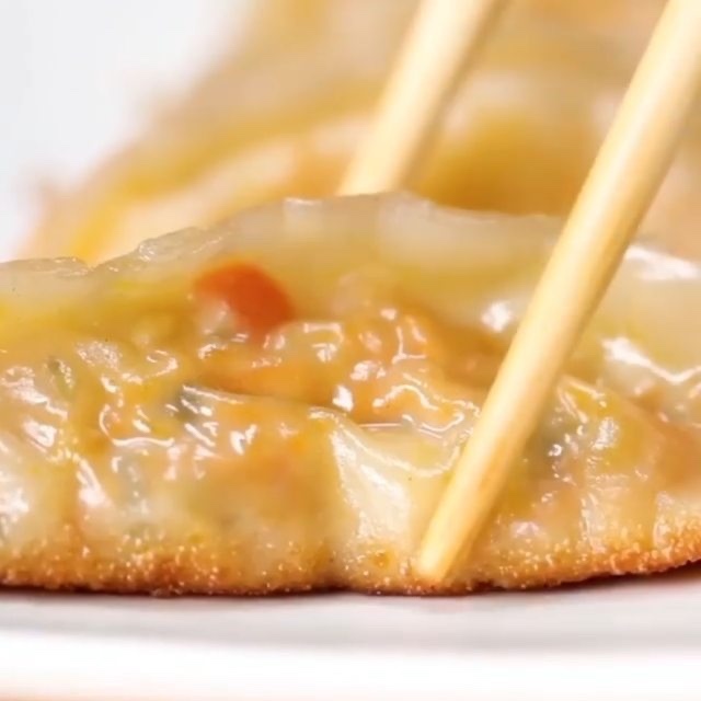Vegan Vegetable Potstickers with Mushroom and Cabbage