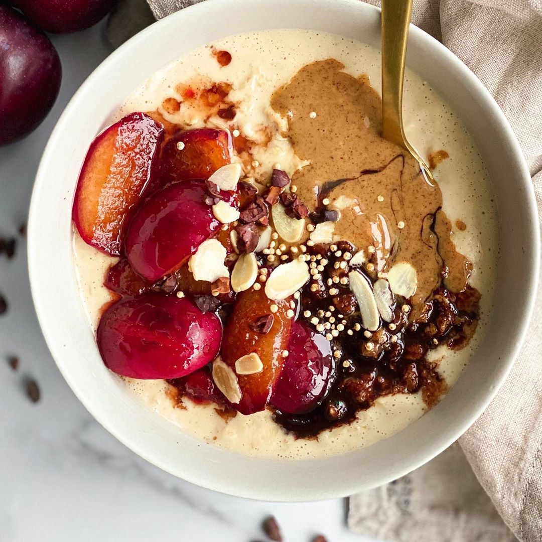 Gingerbread Plums with Vanilla Oats