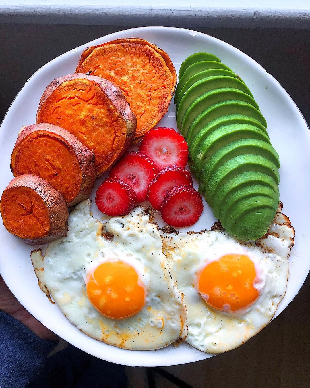 Fried Eggs with Avocado, Strawberries, and Sweet Potatoes