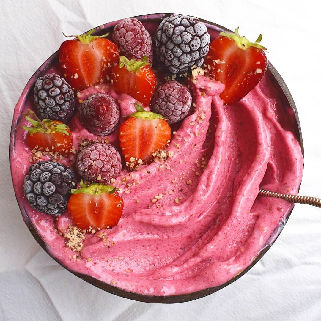 Easy 5-Ingredient Raspberry Nicecream