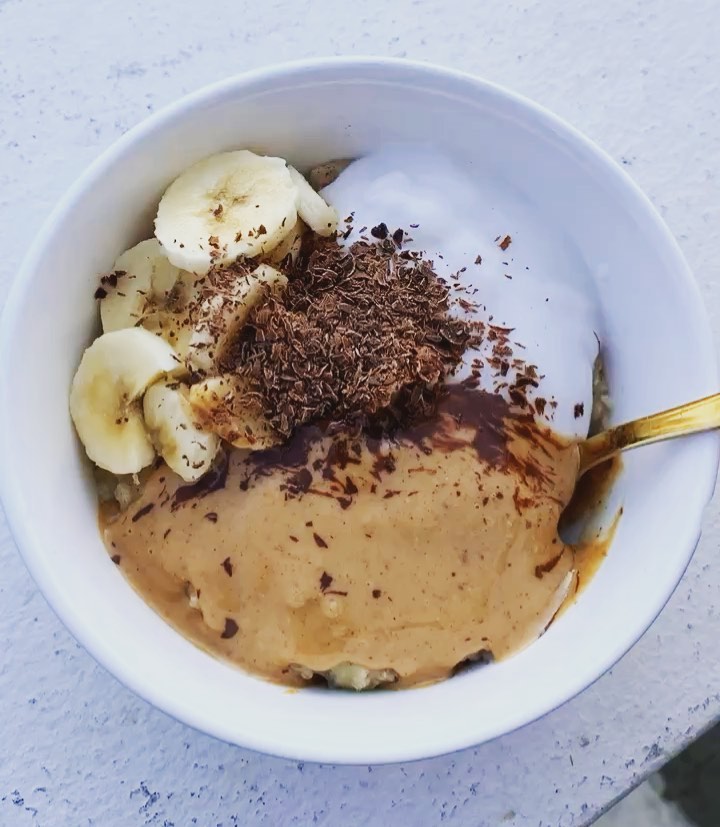 Coconut Milk Porridge with Banana and Chia