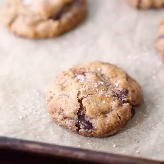 The best healthy chocolate chip cookies