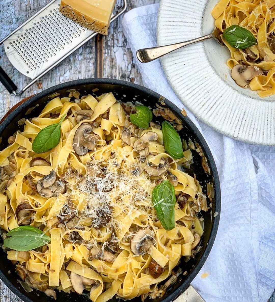 Creamy Garlic Mushroom Pasta