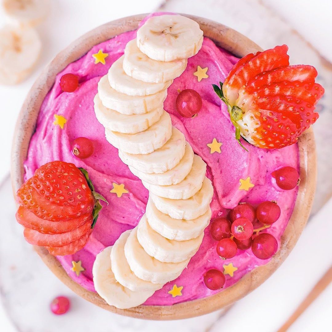 Creamy Bubblegum Smoothie Bowl with Banana and Strawberries