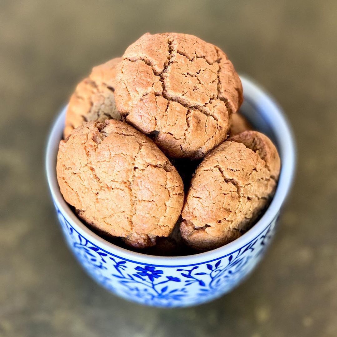 Chewy Macadamia Nut Butter Cookies