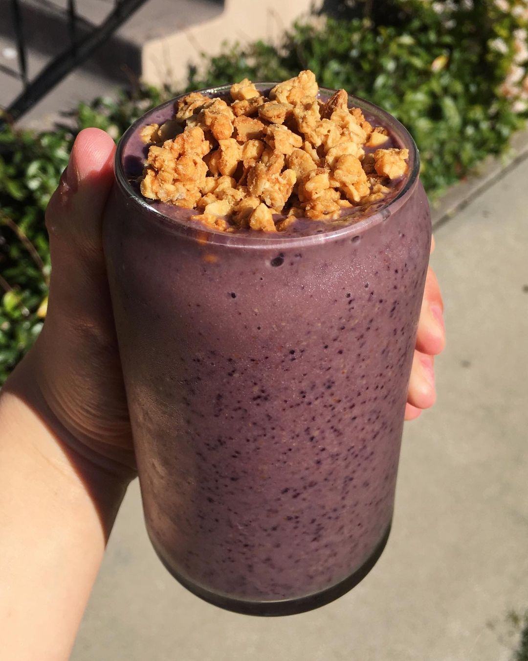 Simple Blueberry Banana Smoothie with Peanut Butter