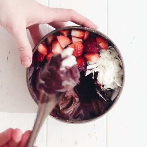 Acai Bowl with Chocolate Coconut Sauce