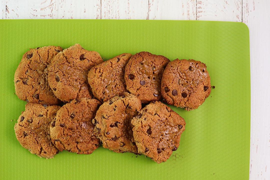 Almond Butter and Cacao Cookies