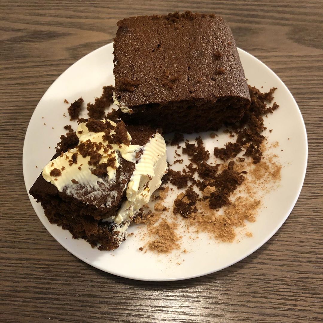 Delicious Vegan Sticky Gingerbread Cake