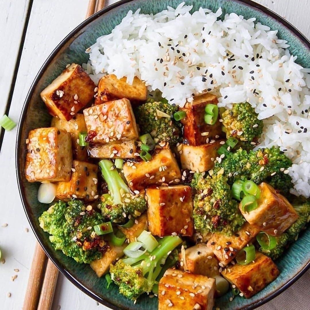 Takeout-Style Tofu and Broccoli Bowl