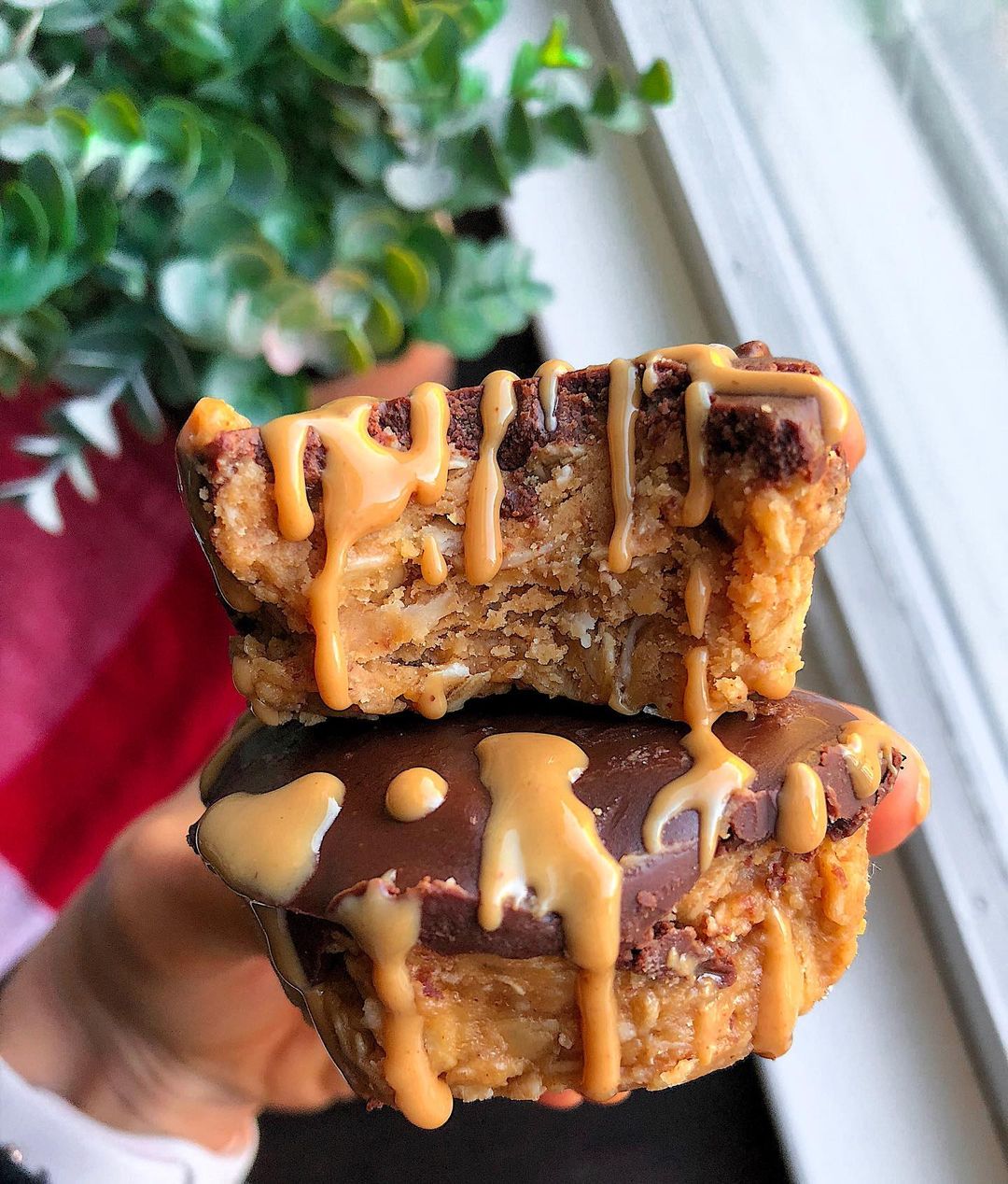 Peanut Butter Chocolate Oat Cups