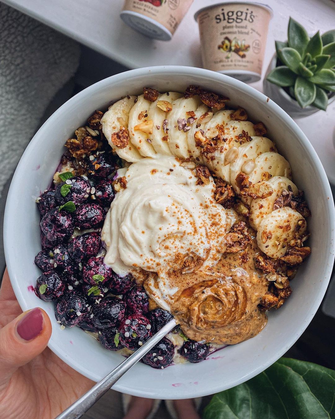 Loaded Creamy Overnight Oats Bowl